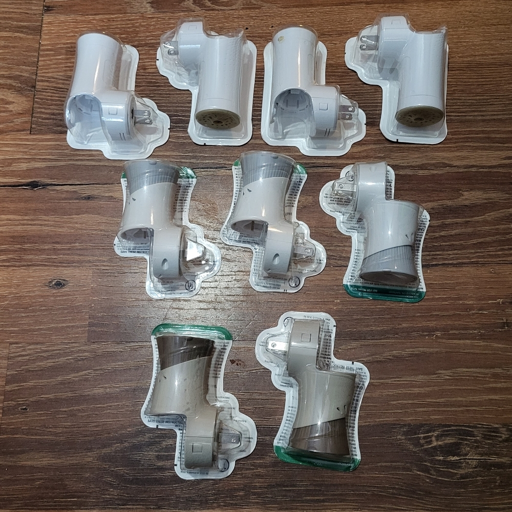 FREE WITH PURCHASE  Air Wick/Glade Essential Oil Warmer. PLZ READ DESCRIPTION